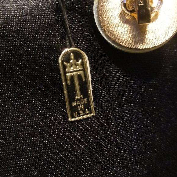 Trifari sun dot buttons earrings with original tags citrine like stone. - Picture 3 of 9